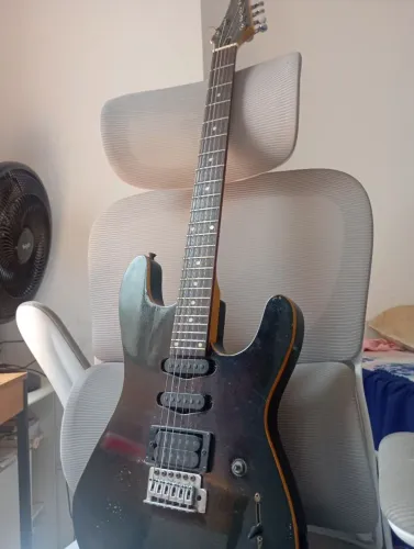 Guitarra supertrastor