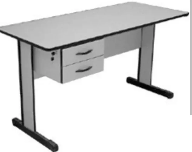 Mesa de escritório  reta.