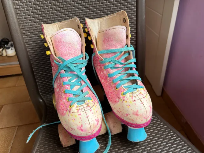 Patins de 4 rodas que brilham