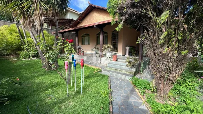 Linda chácara em Betim com 3.400 m² de terreno ótimo para investimento