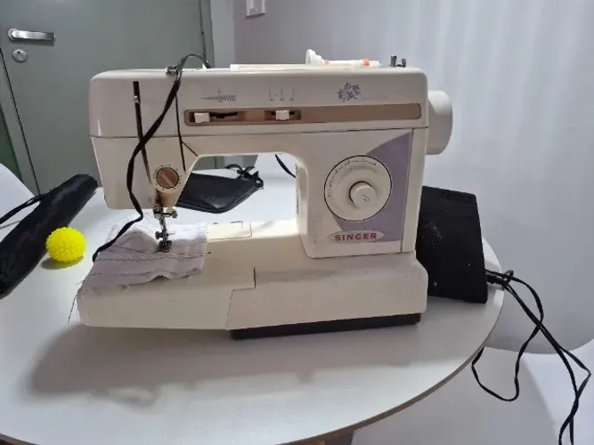 Máquina de costura 