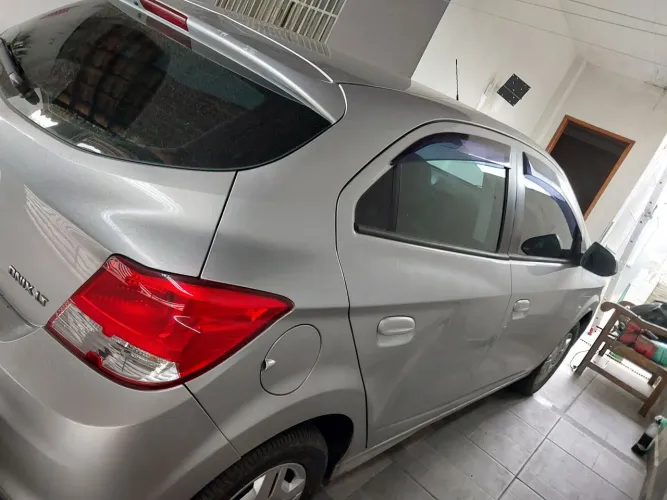 Chevrolet Onix Hatch LT 1.0 8V Flex Power Mec. 4P 2014