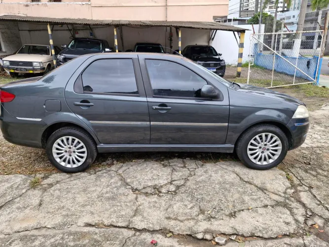 Fiat Siena Essence Dualogic 1.6 Flex 16V 4P 2012