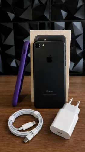 iPhone 7 128GB Preto Fosco + Capa + Carregador