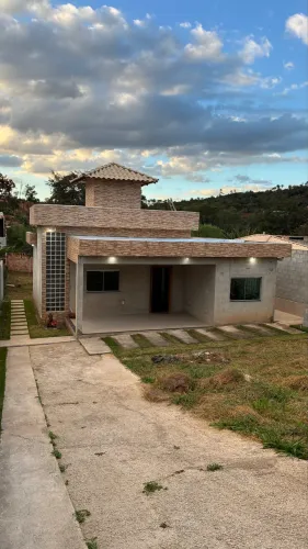 Casa 2 quartos lote 800m água própria