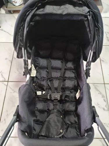 Itens de bebê, bebê conforto, canguru, carrinho.