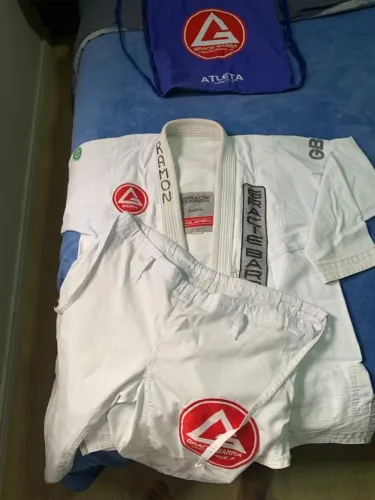 Kimono Gracie Barra GB1 branco