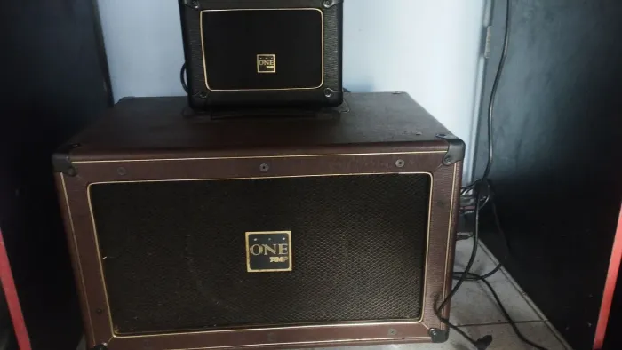 Amplificador baixo ONE AMP