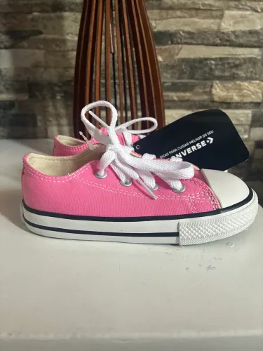 Tênis all star infantil novo com etiqueta no precinho !!