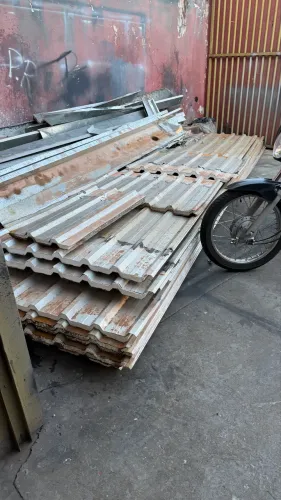 Vendo telhas sanduíches 6 telhas 5.95 metros 4 telhas 5 metros 4 telhas0,90cm