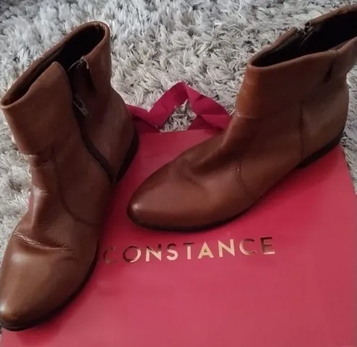 Bota da constance de couro numeração 39 