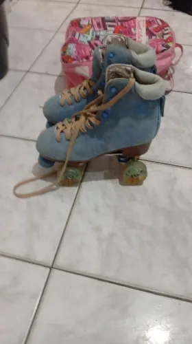 vendo patins de veludo acompanha bolsa 300 ZAP *