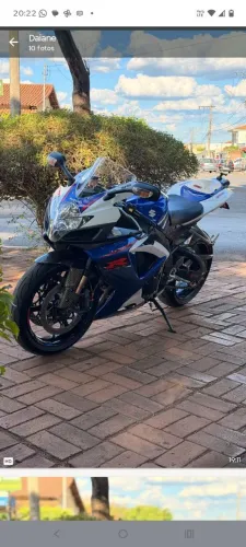 Vendo moto GSX r 750 srad