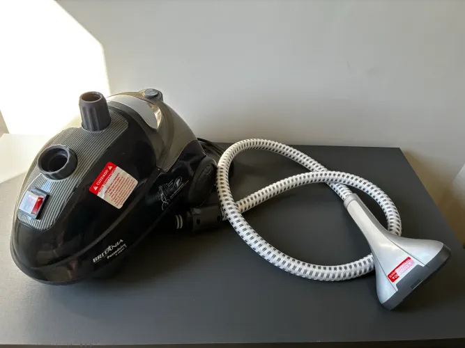 Passadeira a Vapor Britânia - Com Cabideiro
