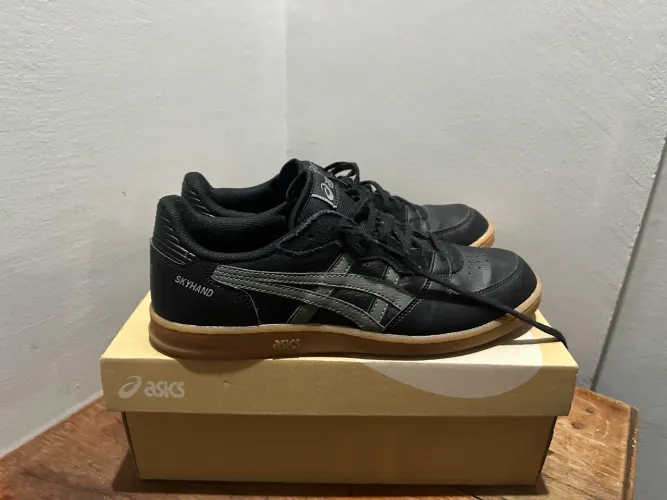 Tênis Asics Skyhand