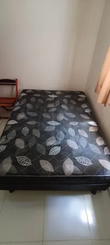 Cama casal de molas