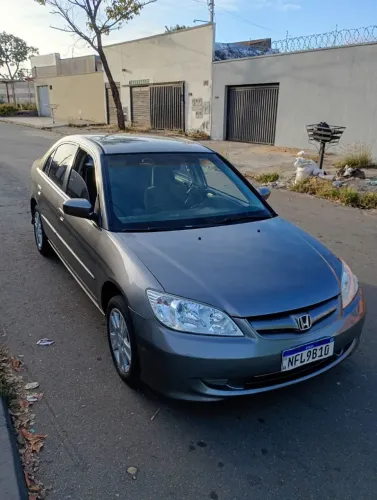 Honda Civic Sedan LX 1.7 16V 115cv Mec. 4P 2004