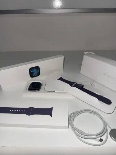 Apple Watch Series 11 46mm Alumínio Natural + Pulseira Purple Fog - Estado de Novo