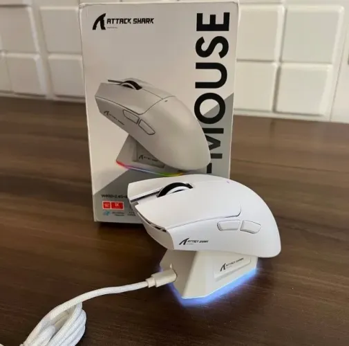 ATTACK SHARK X11 MOUSE GAMER ULTRALEVE 63G SEM FIO - 22.000 DPI, BASE DE RECARGA RGB 