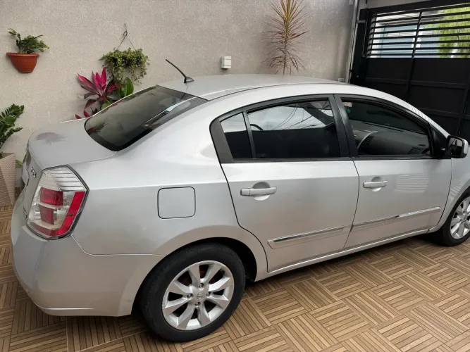 Nissan Sentra S 2.0/ 2.0 Flex Fuel 16V Aut. 2010