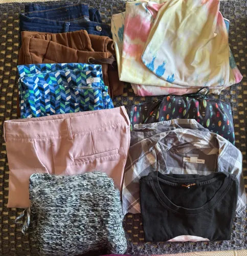 Lote de roupa feminino