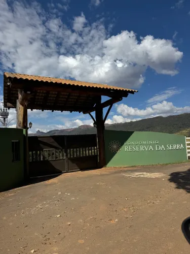 Chácara no condômino Reserva da Serra em Mateus Leme