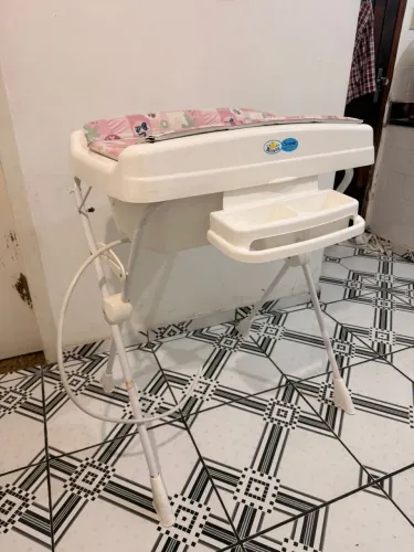 Banheira Infantil com Suporte Burigotto Millenia - Completa e Funcional