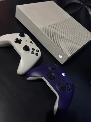 Xbox One S 1TB Branco + 2 Controles Originais - Impecável!