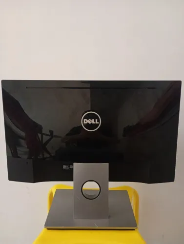 Monitor Dell SE2216H 21,5" em bom estado 