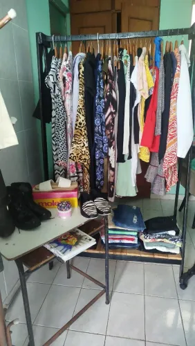 Roupas e acessórios 