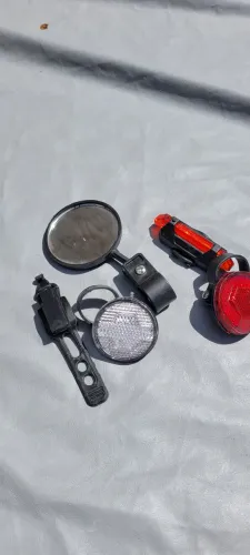 Equipamentos de segurança e sinalização para pedalar
