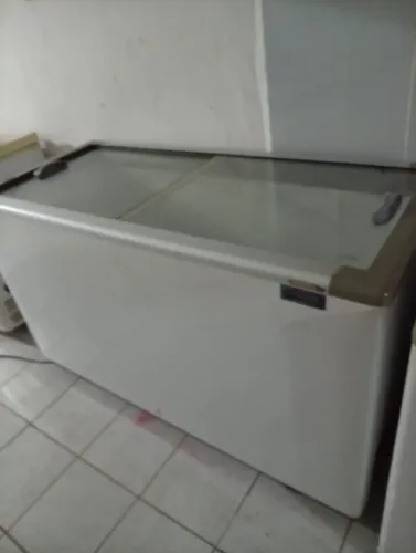 FRIZER HORIZONTAL BEM CONSERVADO