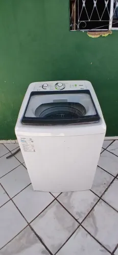 Consul máquina retirada de peças.