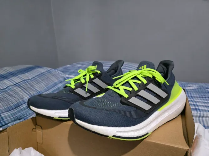 Adidas Ultraboost Light 42
