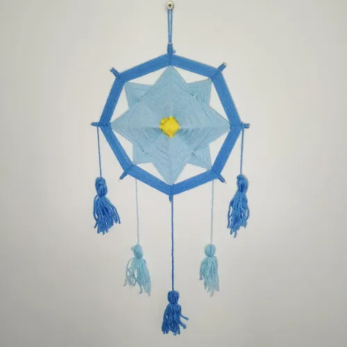 Mandala de flor com lã e palitos