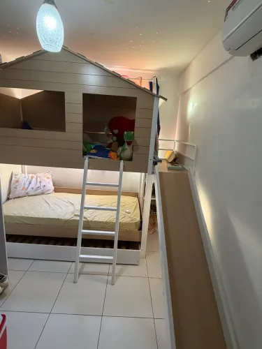 Treliche infantil de casinha com escorredor