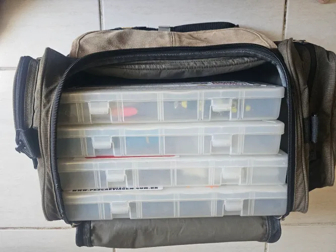 Bolsa de pesca com 4 estojos (Plano série Guide 