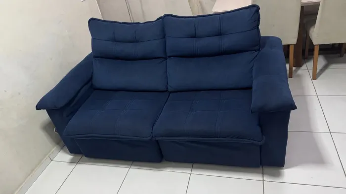 Sofá retrátil e reclinável
