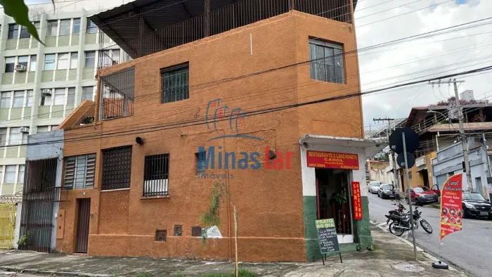 Casa em Horto com 231 m² , 3 quarto(s)