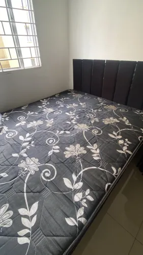 Cama casal queen 