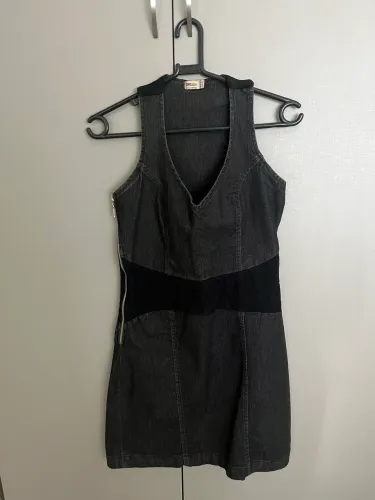 Vestido Jeans com aplique em renda