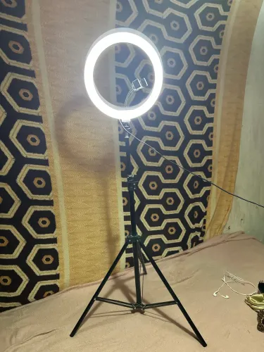 Ring Light Profissional com Tripé Ajustável - Iluminação Perfeita para Vídeos e Fotos