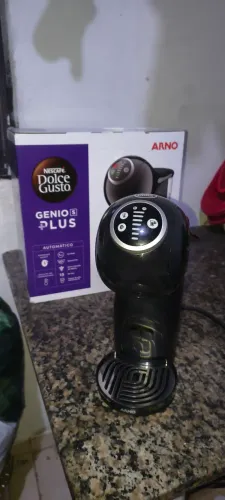 Vende-se Cafeteira Dolce Gusto gênio s Plus