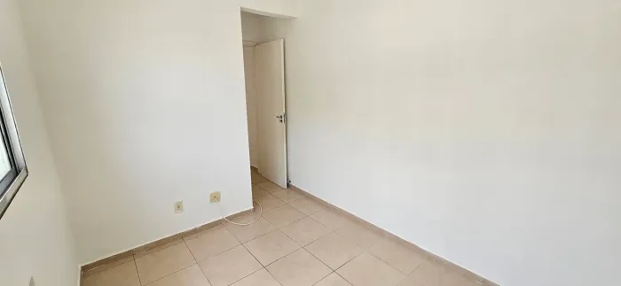 AP 2 QUARTOS por trás Assai Maria Lacerda