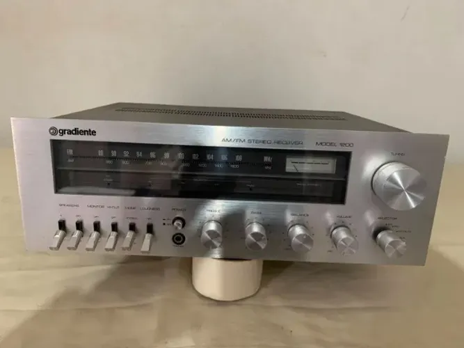 Receiver Vintage Gradiente Model 1200 AM/FM - Relíquia / Som Hi-Fi