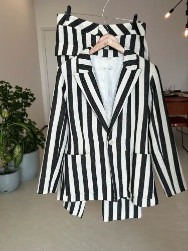 NK Conjunto de Tricot 42Tailleur Listrado Off White e Preto