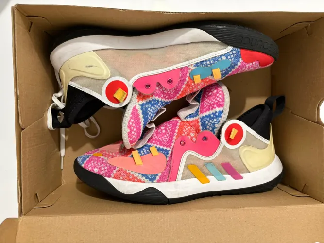 Tênis de basquete adidas harden