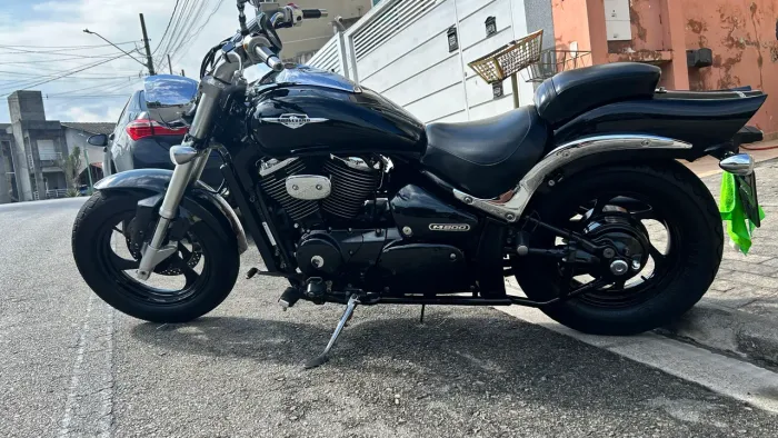 Suzuki Boulevard M800