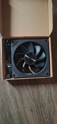 Fan 4RS preto reverse, nova