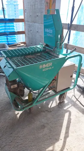 Maquina de projetar reboco 